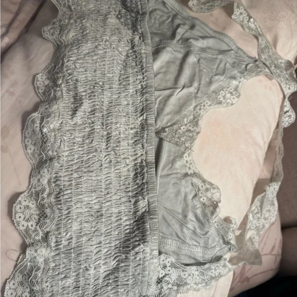 POL Lace Bralette in Sage - Picture 4 of 4